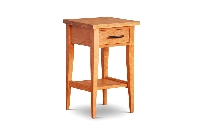 Mulberry Tapered Leg Nightstand with Shelf in Cherry