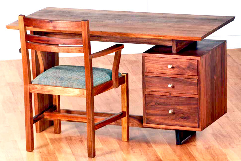 Devoe Desk in office